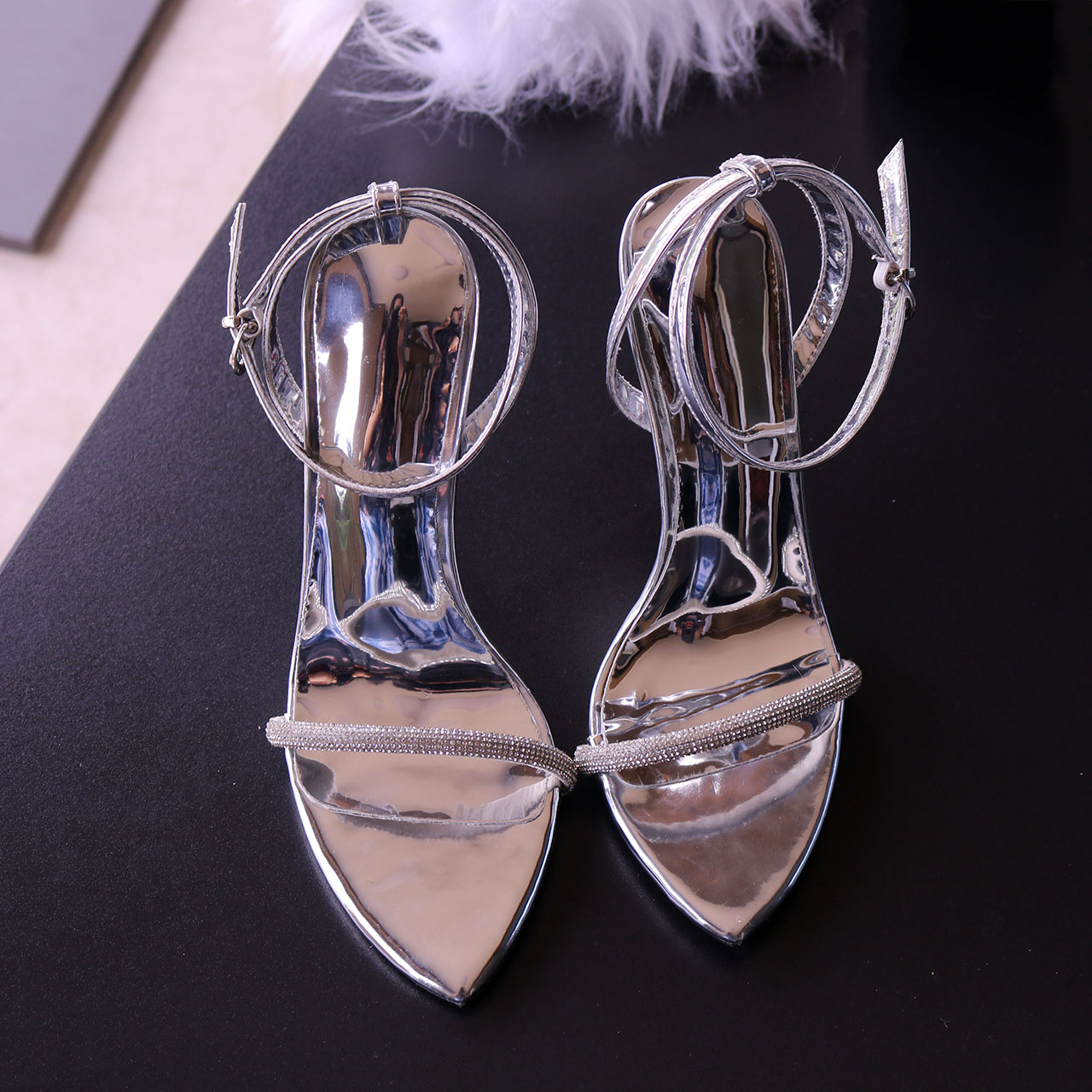 Silver mirror lacquered leathe - đánh giá và giá Rhinestone Sandal Women