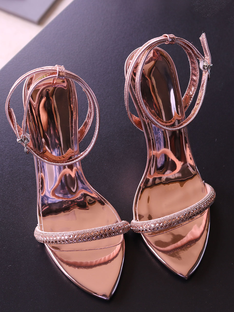 Silver mirror lacquered leathe - đánh giá và giá Rhinestone Sandal Women