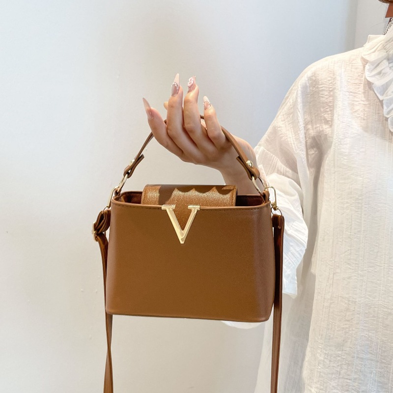 Luxury Women's Tote Bag, Chic  - đánh giá và giá Women'S Shoes Louis Vuitton