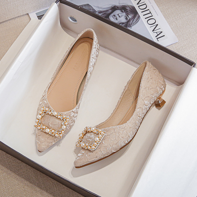 Ivory Textured Satin Pointed T - đánh giá và giá Ankle Strap Heels